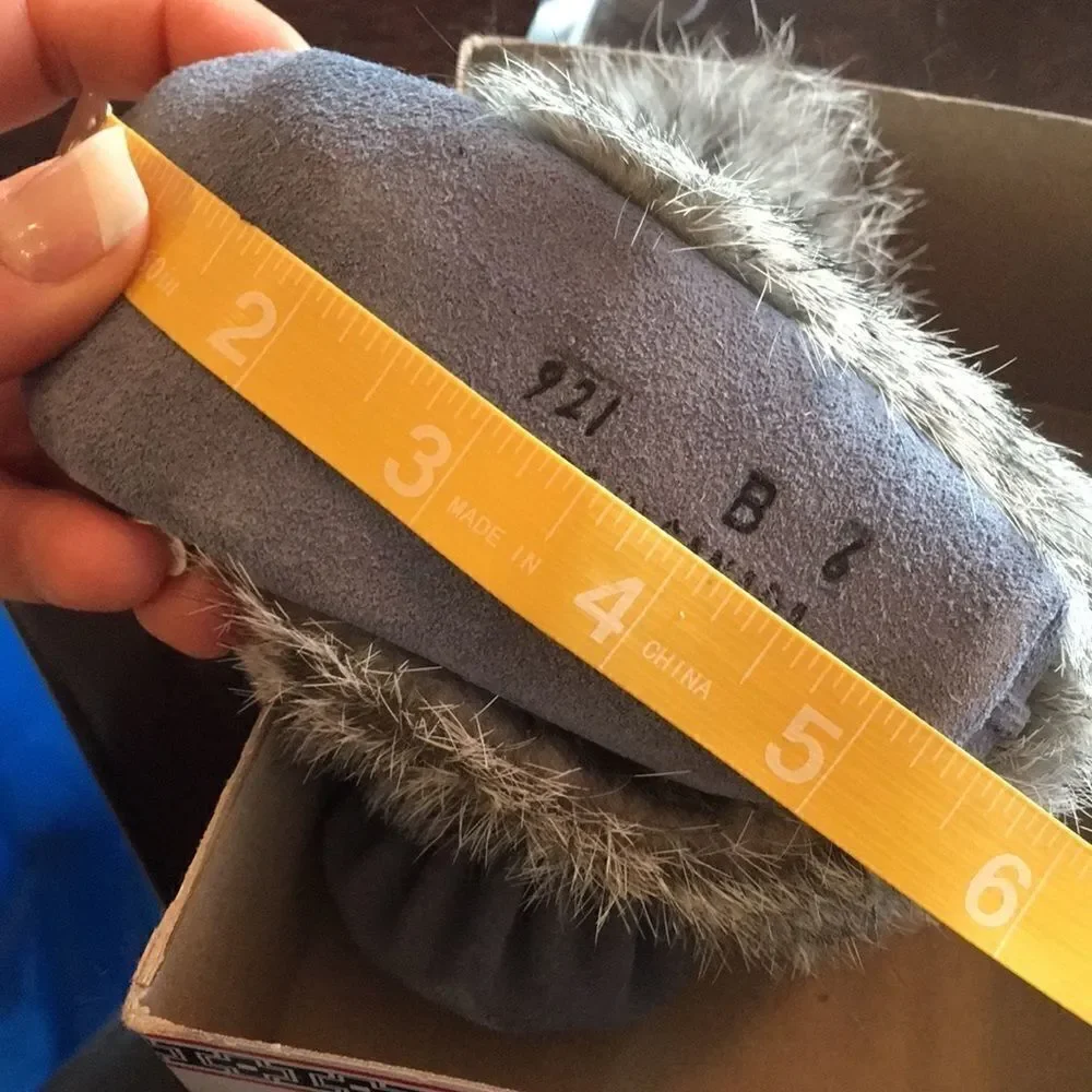 Laurentian Chief infant moccasins